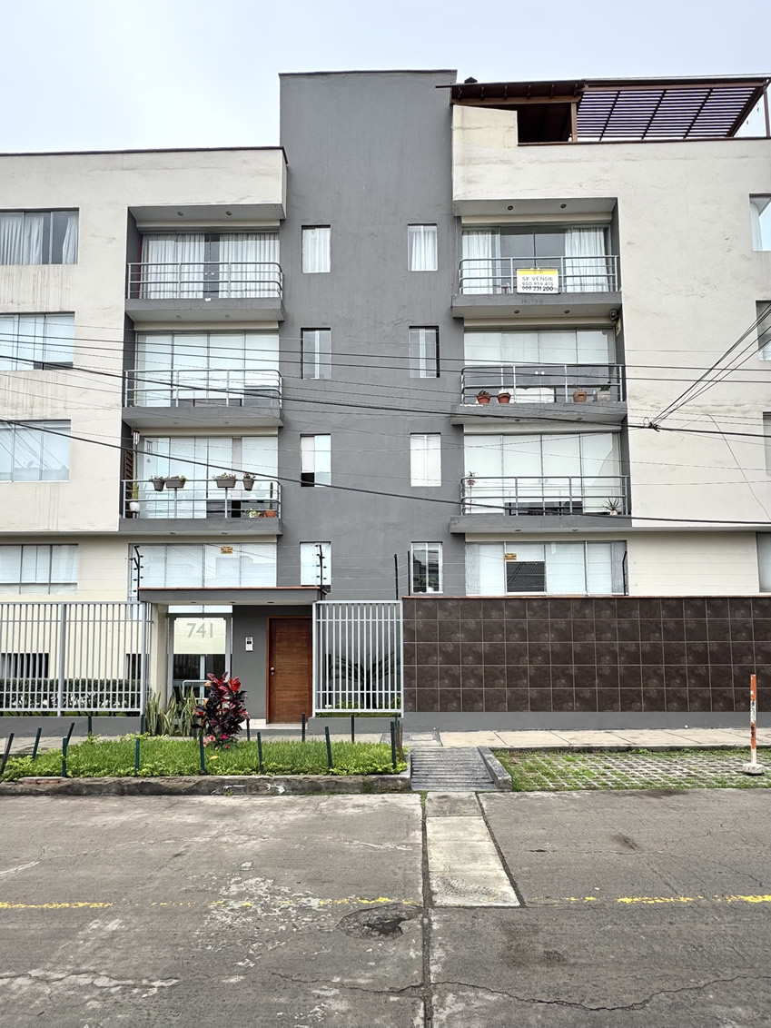 Dúplex en venta Urb. General Montagne – Santiago de Surco - AGB Inmobiliaria